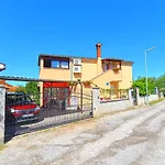 Sandro 2210 Apartament