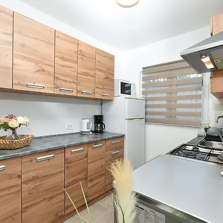Sandro 2210 Apartman Fažana