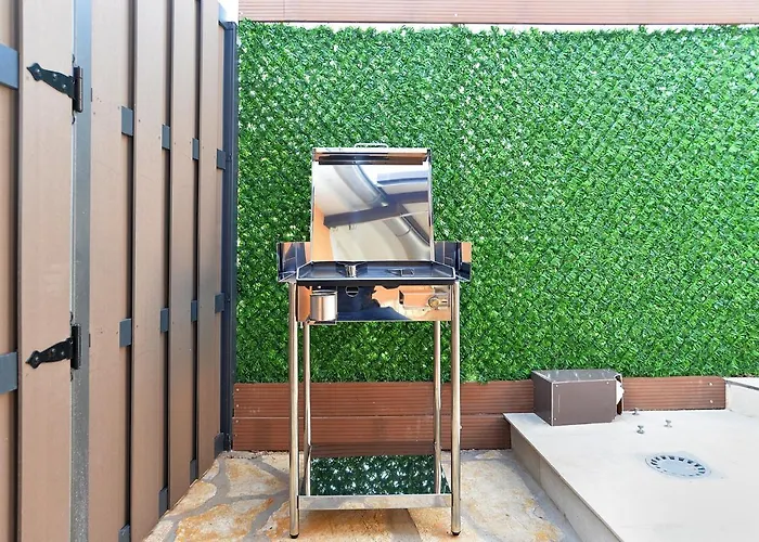 Sandro 2210 Apartman *