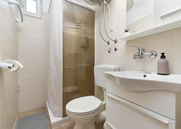 Sandro 2210 Apartman *