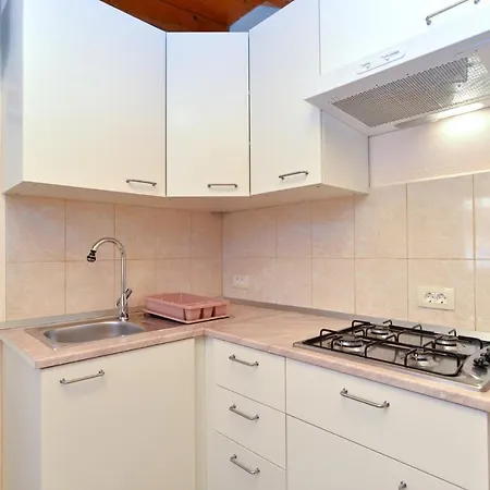 Sandro 2210 Apartmán *