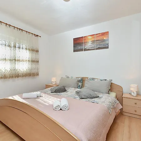 Apartmán Sandro 2210 *